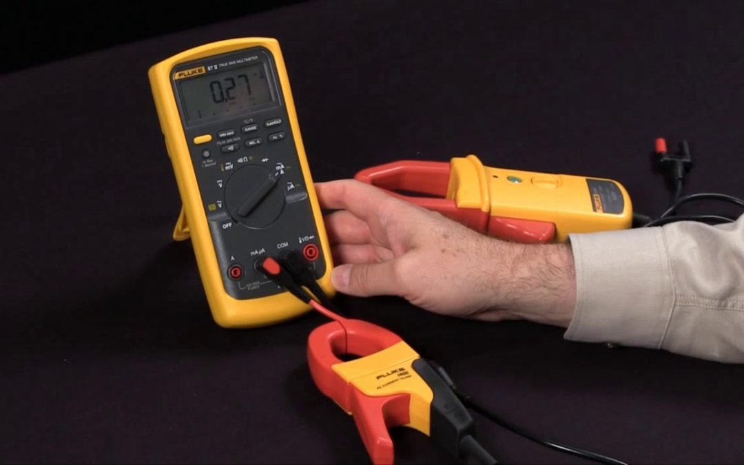 Pinza para corriente AC/DC industrial: eficiencia y seguridad