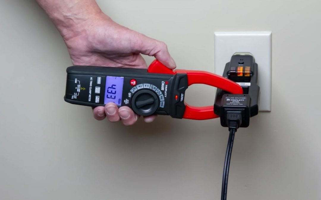 Precisión y seguridad con pinza amperimétrica 600A